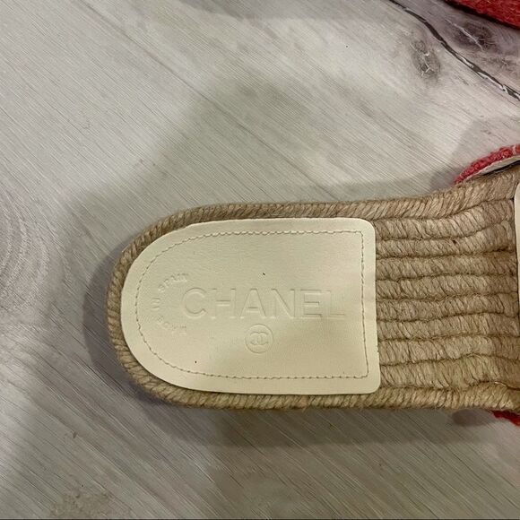 Chanel Sandals in Pink. - Picture 5 of 8